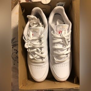 WOMEN’S Reebok Classic Size 12 White
